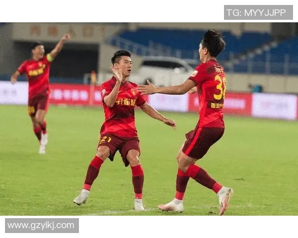 上海足球队以54分领跑杯赛积分榜展现强劲实力引发关注