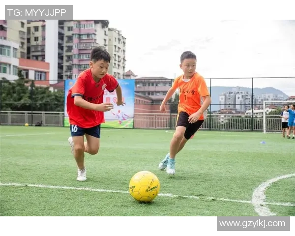 墨大足球：激情与梦想交织的绿茵场上演绎青春的无限可能