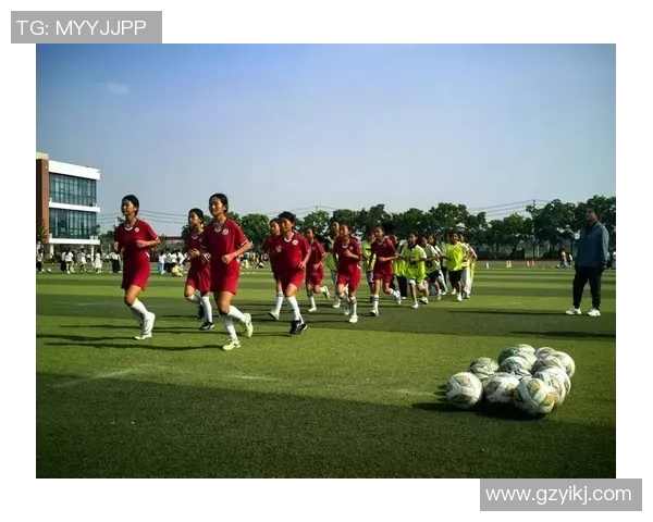 周末踢足球活动安排及参与人员征集通知请大家积极报名参与一起享受足球乐趣