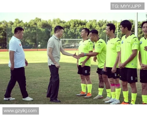 上海足球队配合引发热议球迷对战术和默契的不同看法 上海足球队配合引发热议球迷对战术和默契的不同看法