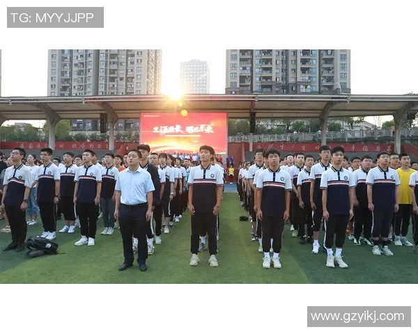 足球鹏雷引领新潮流探索年轻球员的成长与未来发展之路 足球鹏雷引领新潮流探索年轻球员的成长与未来发展之路