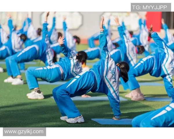 雅淇足球:探索青少年足球训练的新模式与发展潜力 雅淇足球:探索青少年足球训练的新模式与发展潜力